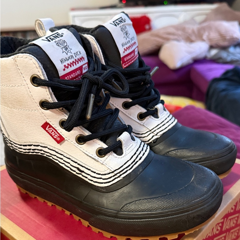Vans MTE Black and White Winter Boots